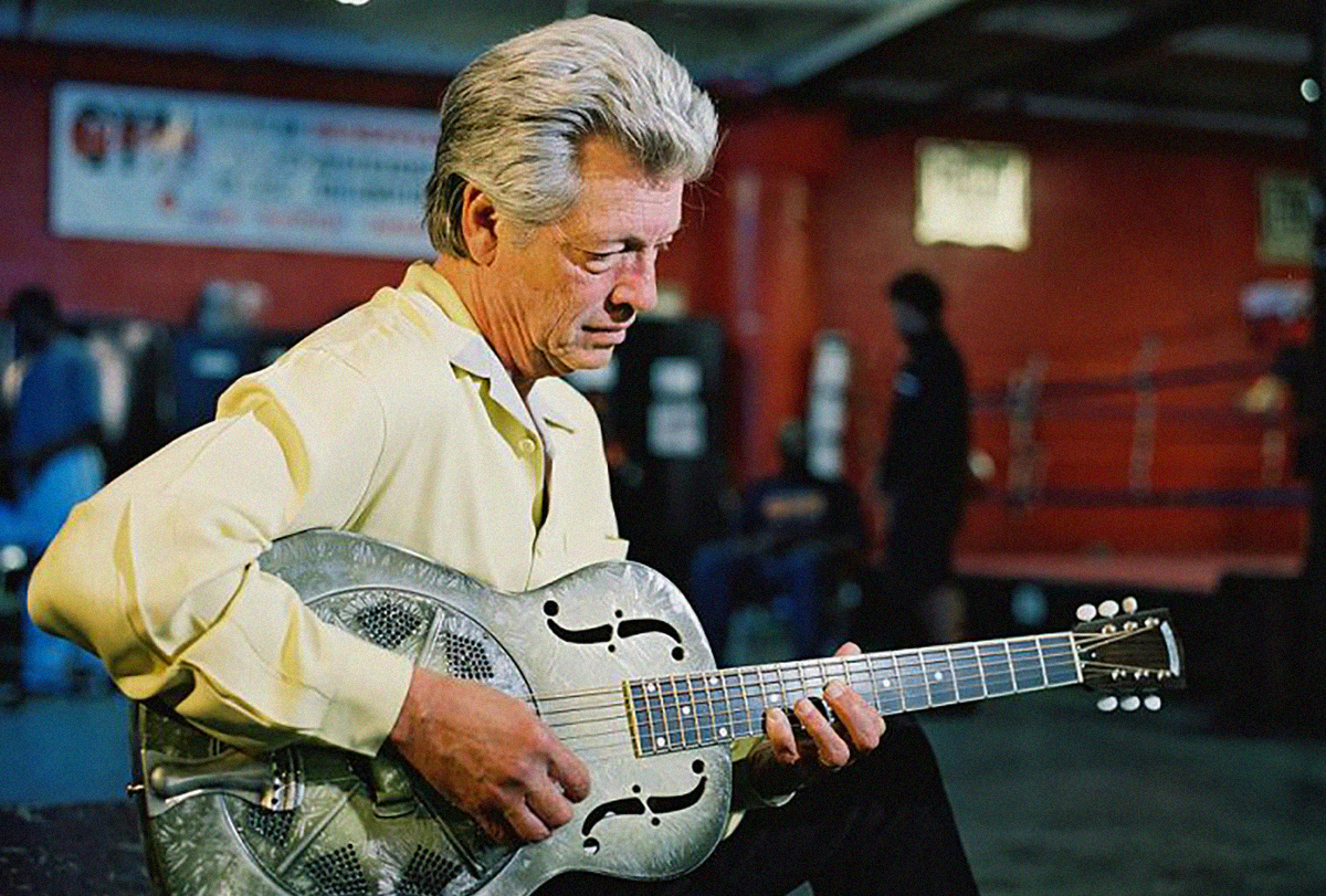 Bluesmannen John Hammond Jr. er død